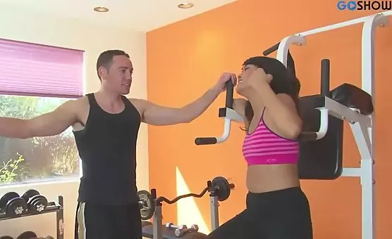 Erect Couples Blowing and Fucking at the Gym