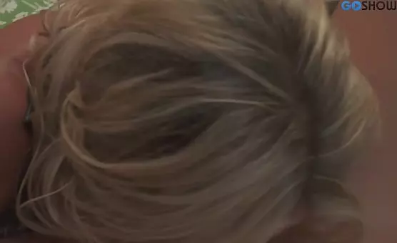 Blonde gets eaten by another blonde while spreading her legs wide